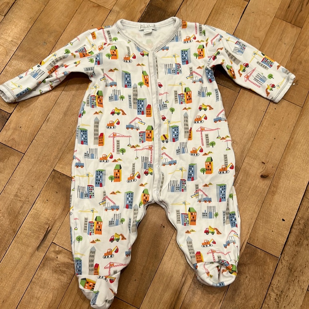 Kissy Kissy  6-9m Pima city cotton footie